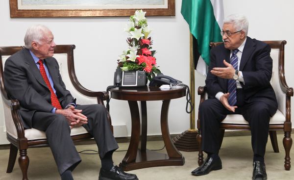 Jimmy Carter meets Palestinian President Mahmoud Abbas in Ramallah, October 2012